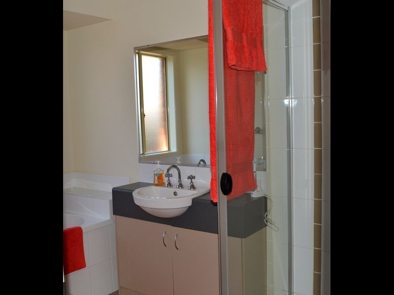 3 Josh Court, Flinders View QLD 4305