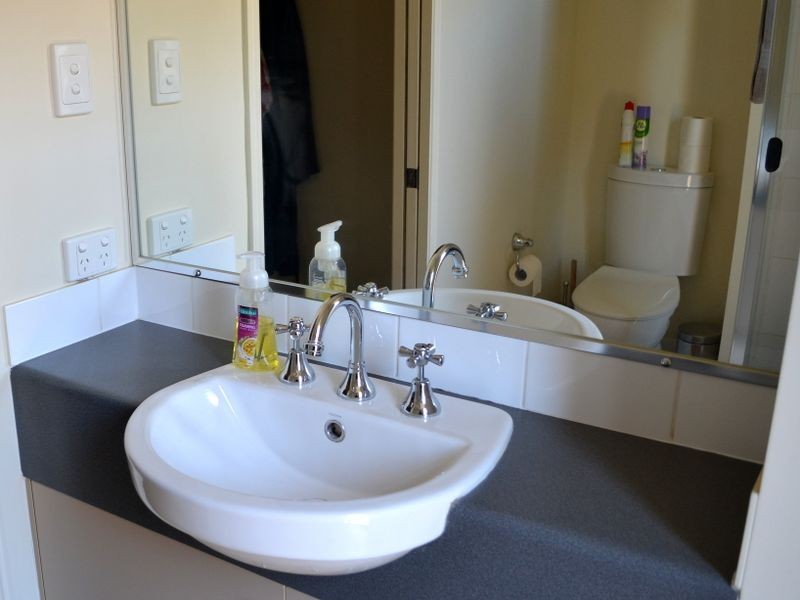 3 Josh Court, Flinders View QLD 4305