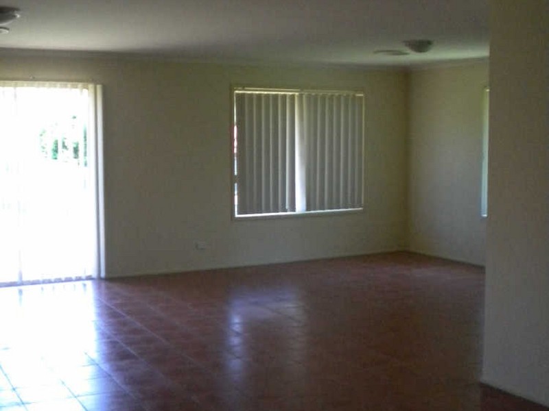 20 Comona Court, Wulkuraka QLD 4305