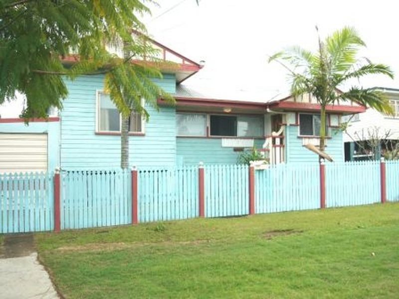 9 Edward Street, One Mile QLD 4305