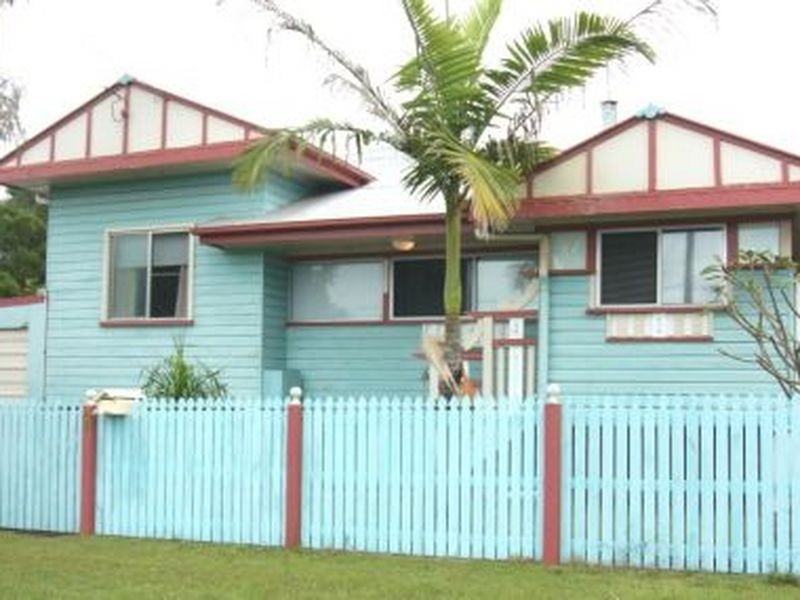 9 Edward Street, One Mile QLD 4305