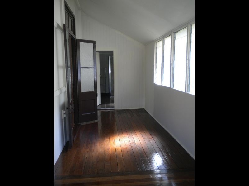 23 Frederick Street, Newtown QLD 4305