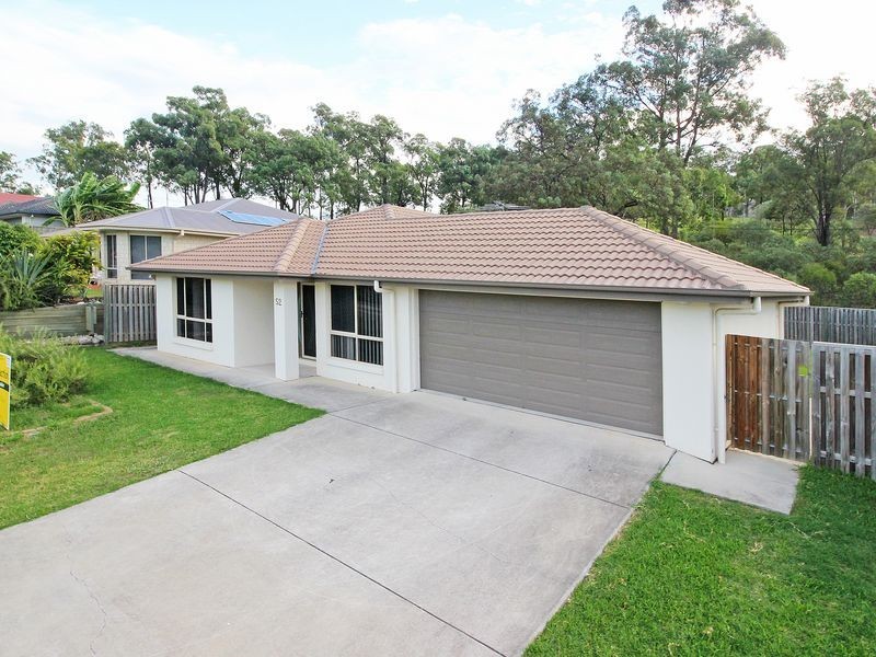 52 Eric Drive, Blackstone QLD 4304