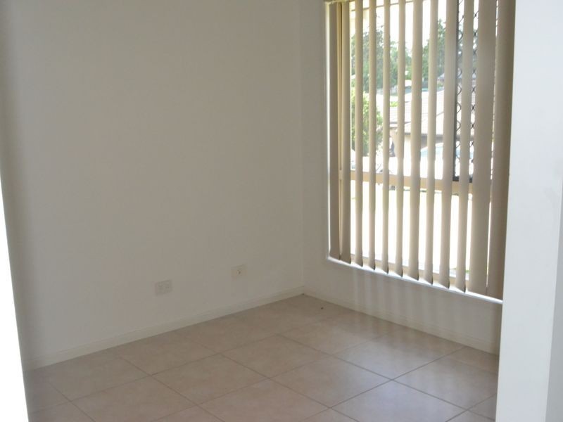 52 Eric Drive, Blackstone QLD 4304