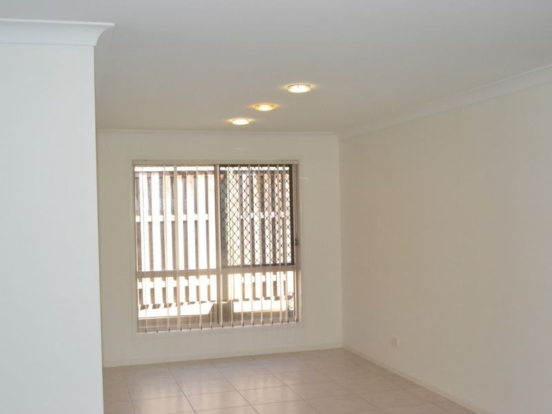 52 Eric Drive, Blackstone QLD 4304