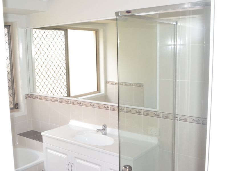 52 Eric Drive, Blackstone QLD 4304