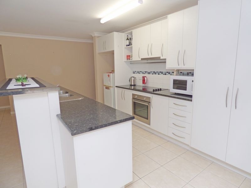 2 Bayley Road, Pine Mountain QLD 4306