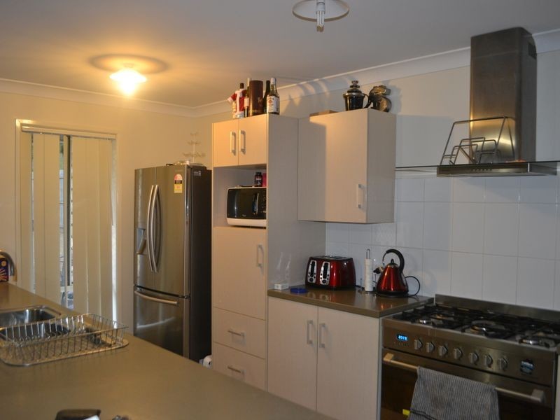 27 River Road, Bundamba QLD 4304