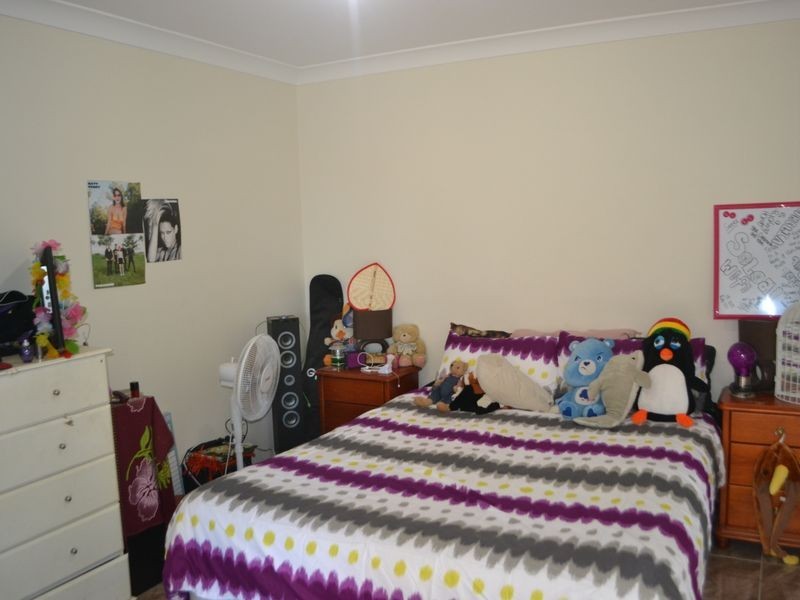 27 River Road, Bundamba QLD 4304