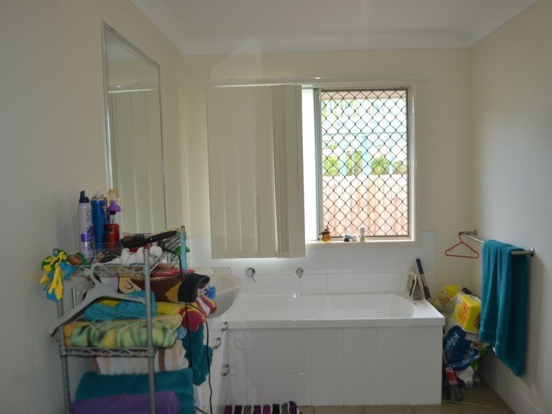 27 River Road, Bundamba QLD 4304