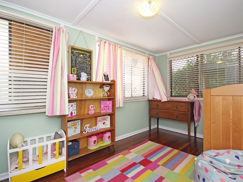 49 Ferrett Street, Sadliers Crossing QLD 4305