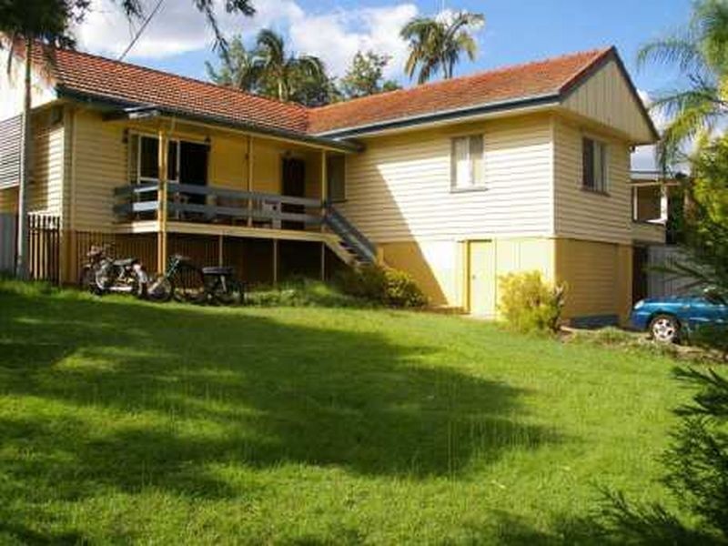 19 Carl lane, North Ipswich QLD 4305