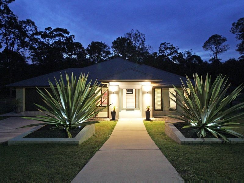 10 Merlot Place, Pine Mountain QLD 4306