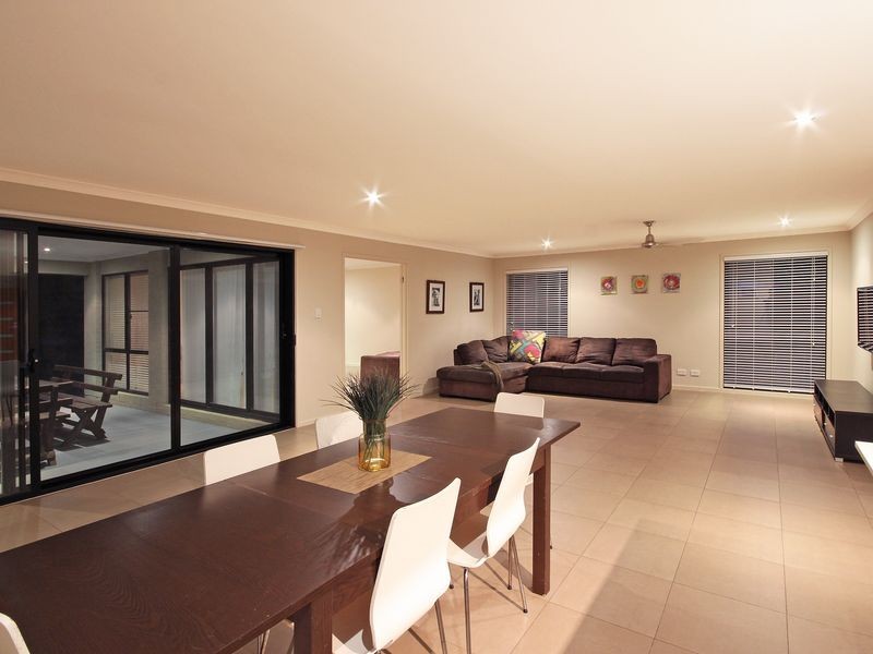 10 Merlot Place, Pine Mountain QLD 4306