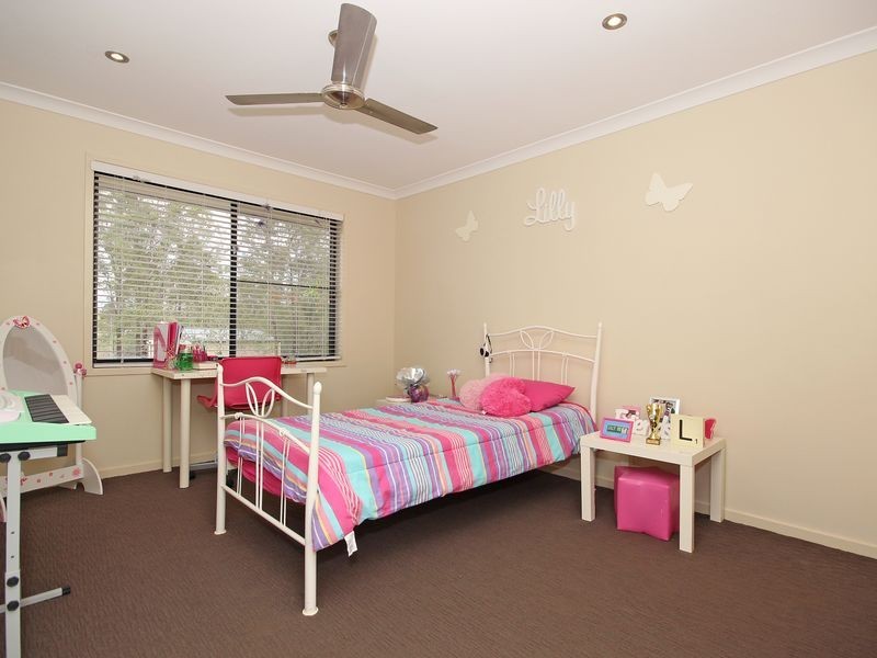 10 Merlot Place, Pine Mountain QLD 4306