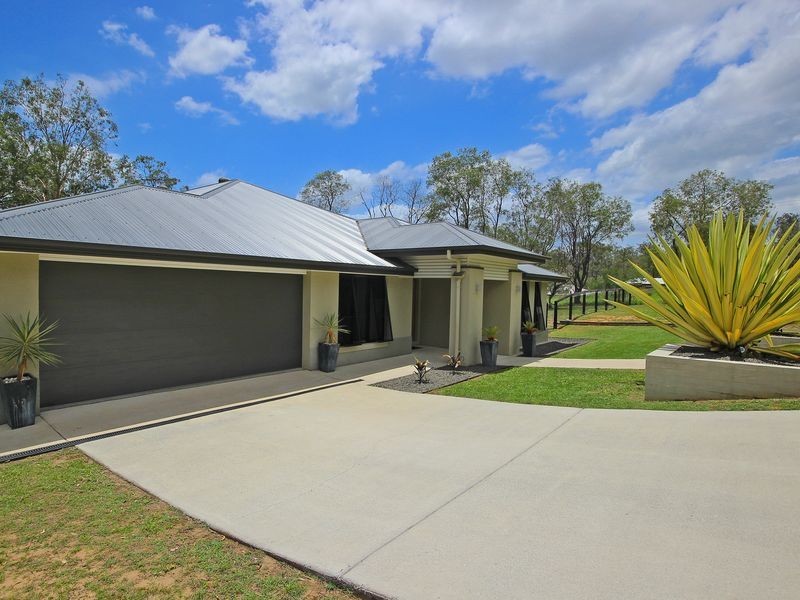 10 Merlot Place, Pine Mountain QLD 4306