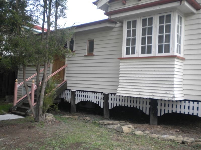 75 Glebe Rd, Silkstone QLD 4304