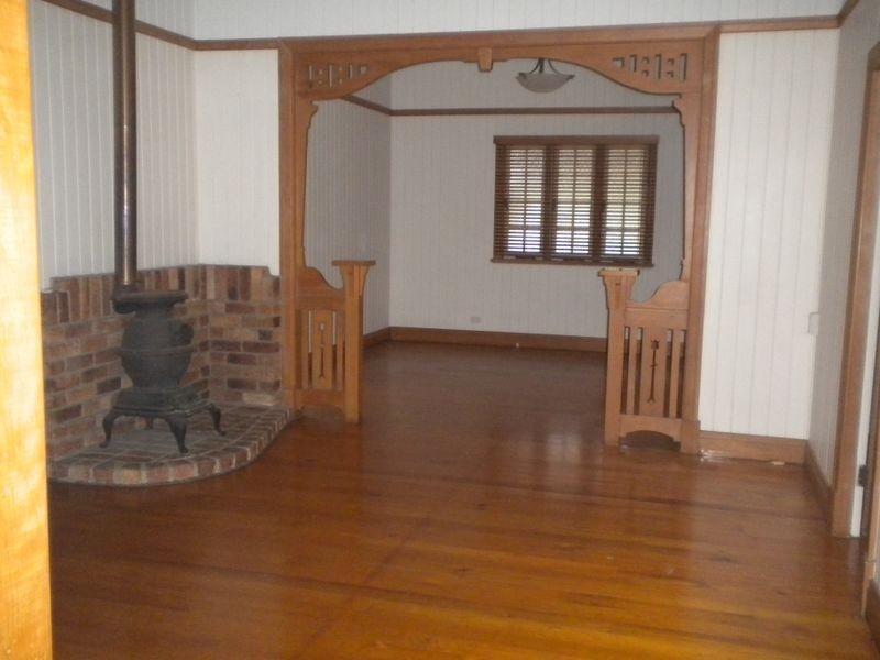 75 Glebe Rd, Silkstone QLD 4304