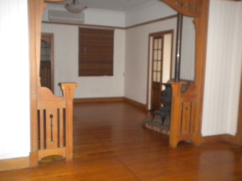 75 Glebe Rd, Silkstone QLD 4304