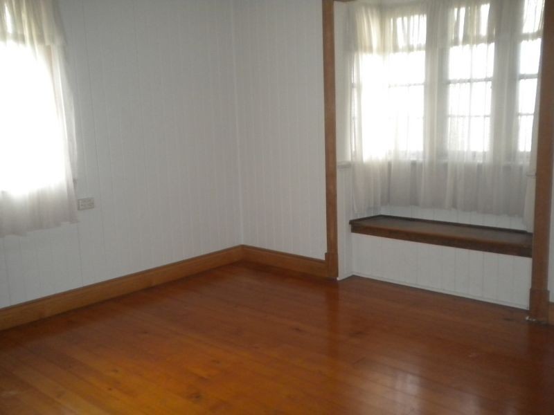 75 Glebe Rd, Silkstone QLD 4304