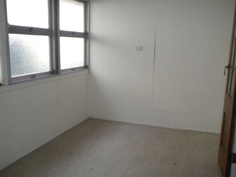 75 Glebe Rd, Silkstone QLD 4304