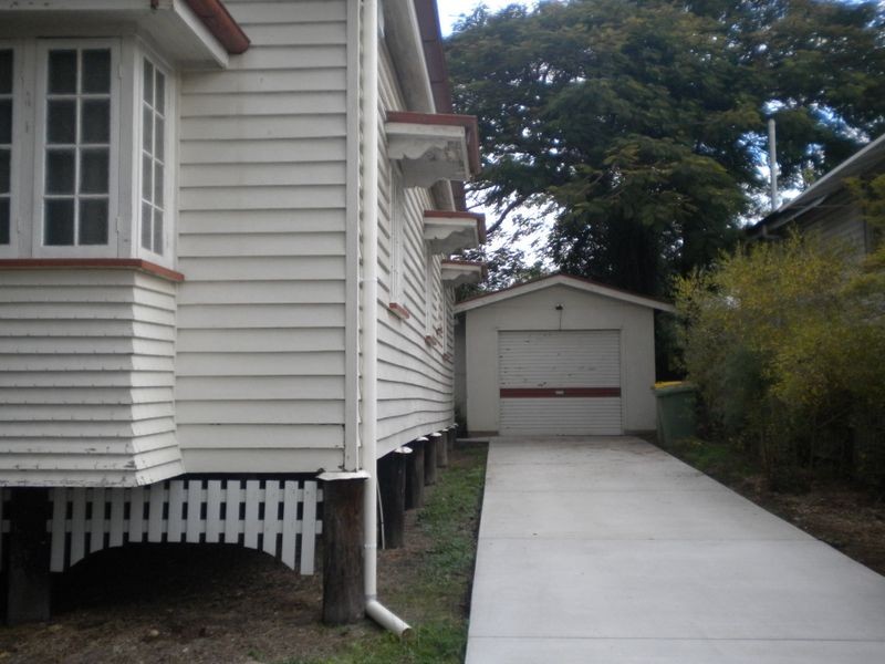 75 Glebe Rd, Silkstone QLD 4304