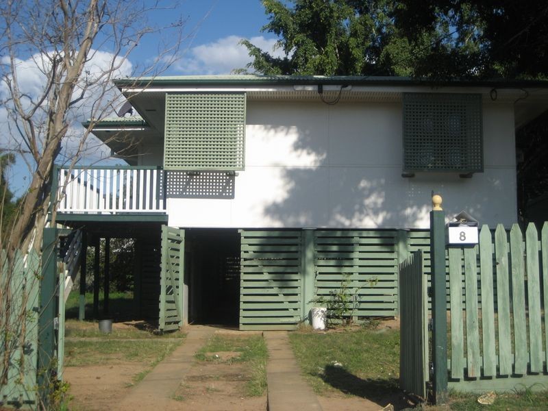 8 Poole Street, Leichhardt QLD 4305