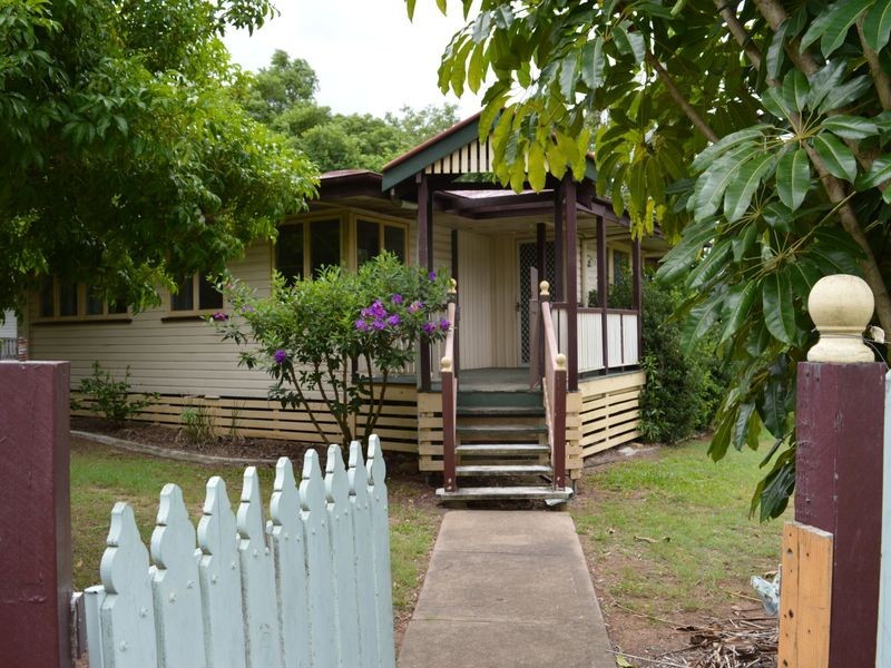 2 Baillieston Street, Leichhardt QLD 4305