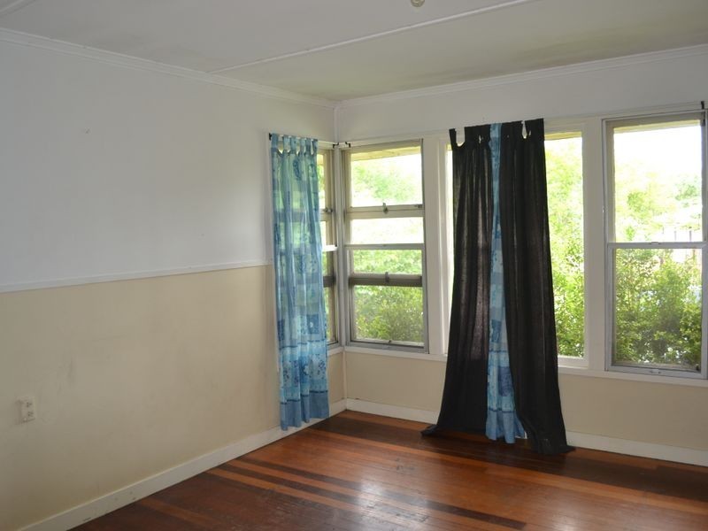 2 Baillieston Street, Leichhardt QLD 4305