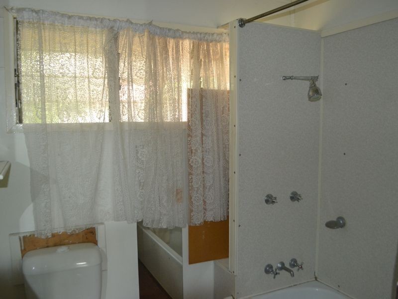 2 Baillieston Street, Leichhardt QLD 4305