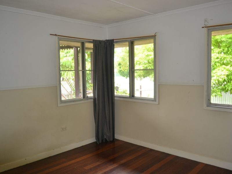 2 Baillieston Street, Leichhardt QLD 4305