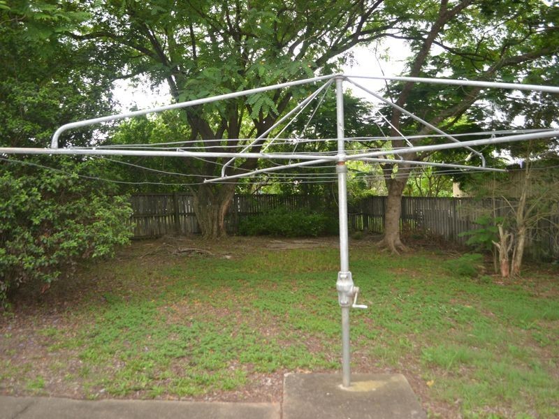 2 Baillieston Street, Leichhardt QLD 4305