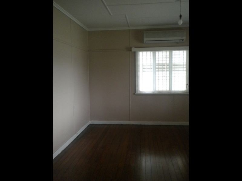 17 Vineyard Street, One Mile QLD 4305