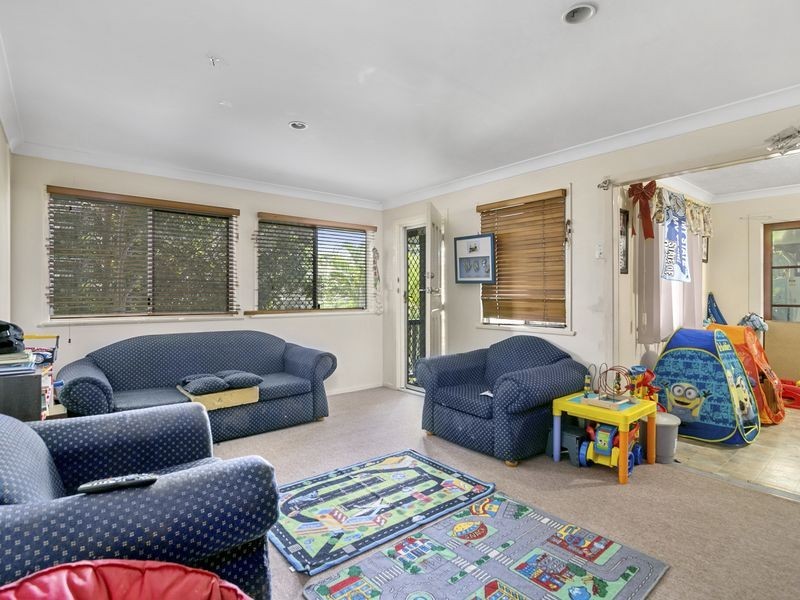 4 Berry Street, Churchill QLD 4305