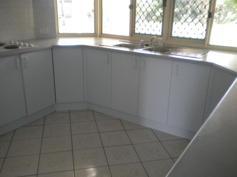 8 Michelle Court, Raceview QLD 4305