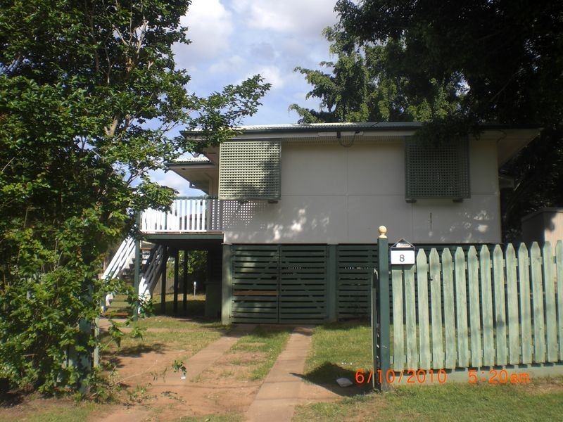 8 Poole Street, Leichhardt QLD 4305