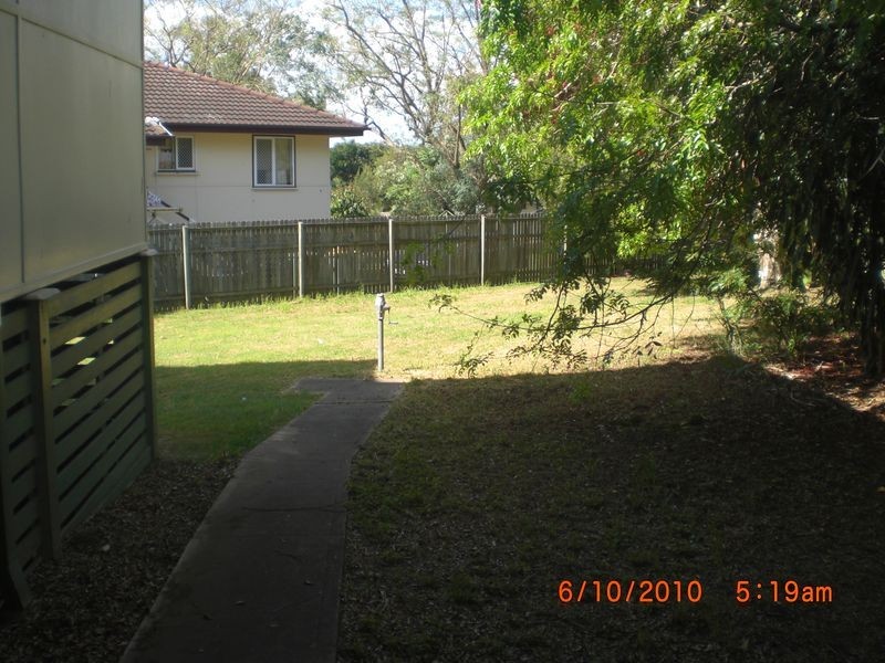 8 Poole Street, Leichhardt QLD 4305