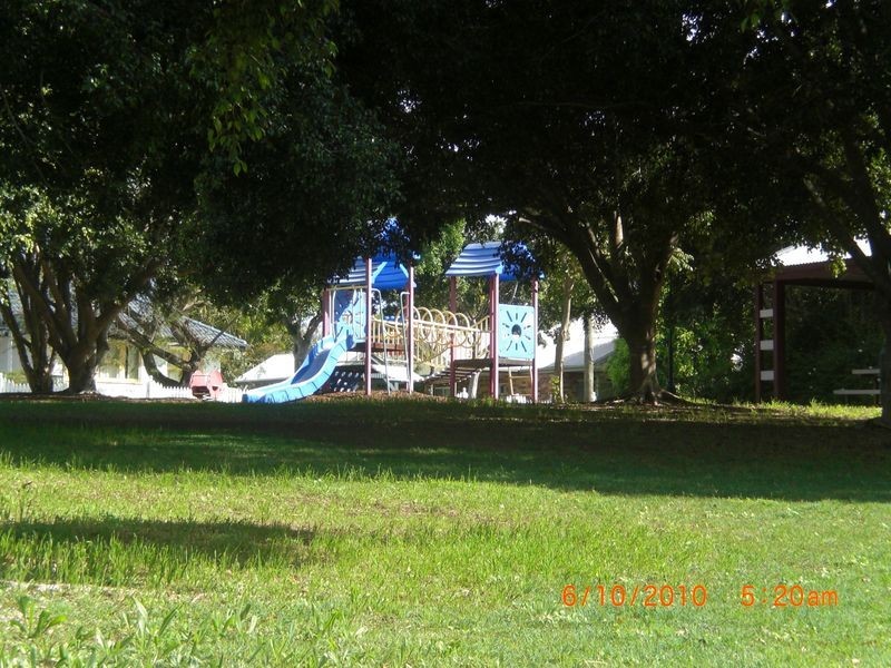 8 Poole Street, Leichhardt QLD 4305