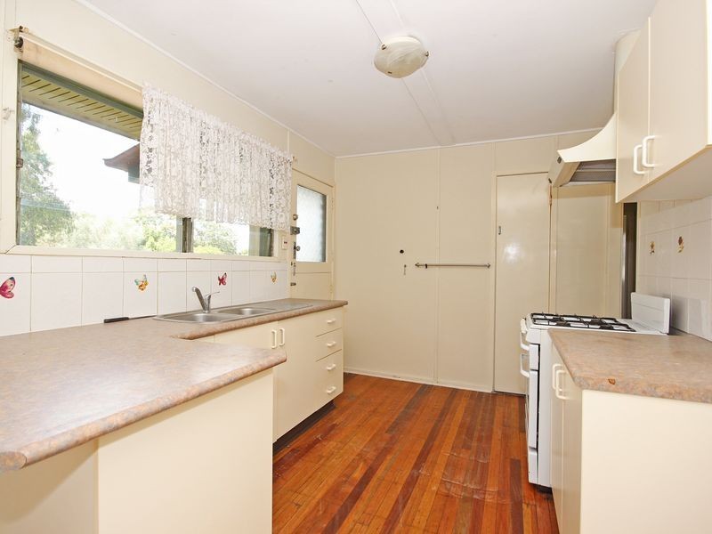28 Coverack Street, Leichhardt QLD 4305