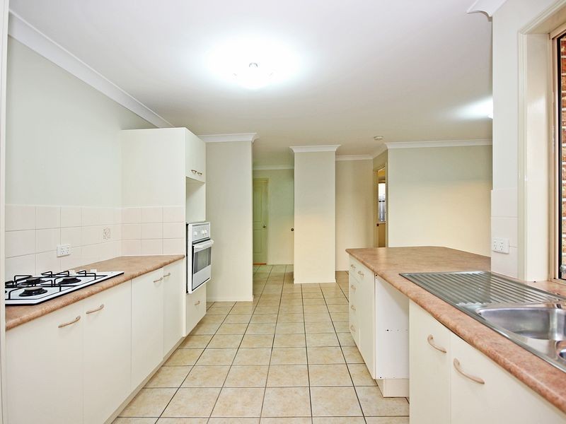 4 Arora Court, Flinders View QLD 4305