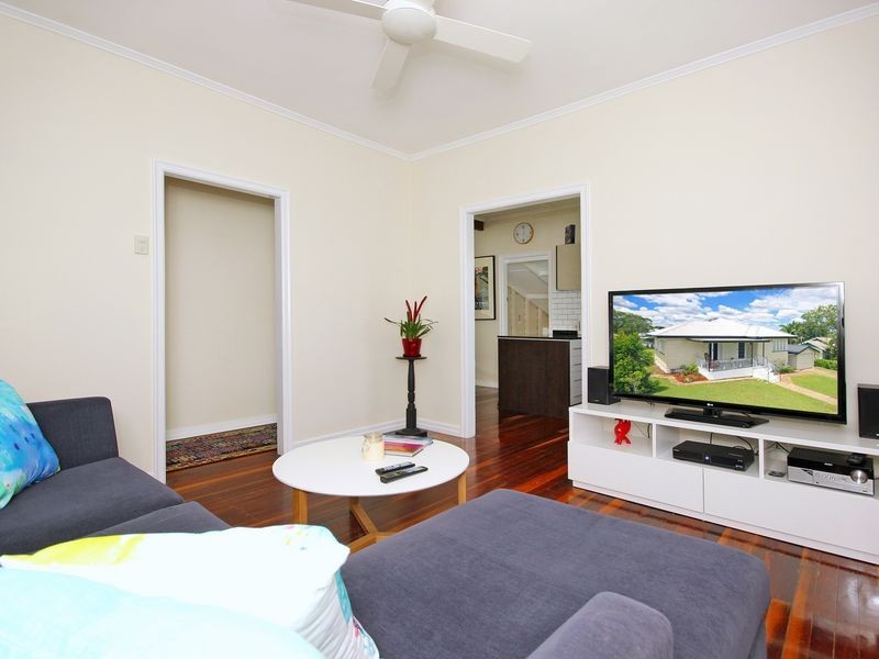 16 Jackes Street, Eastern Heights QLD 4305