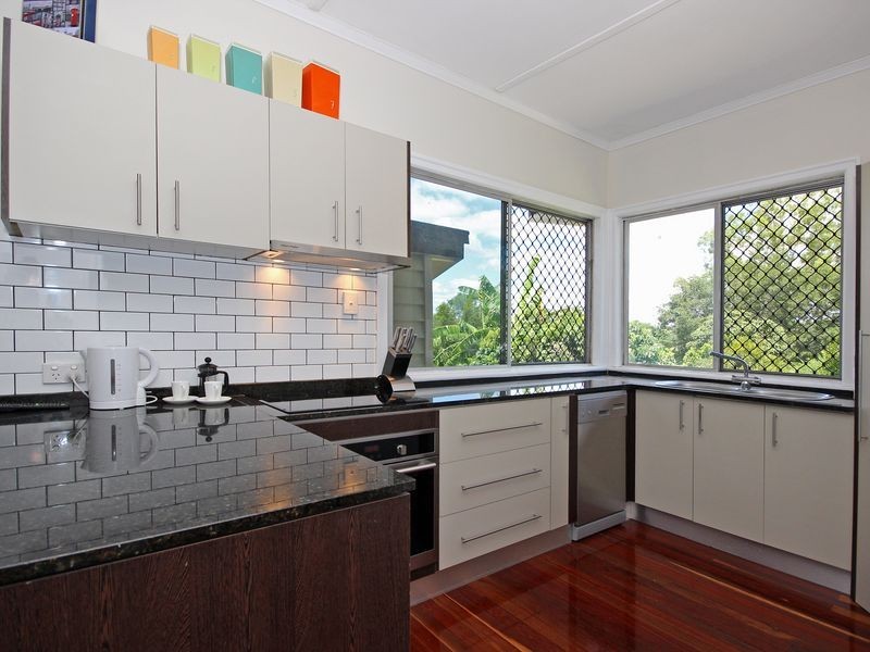 16 Jackes Street, Eastern Heights QLD 4305