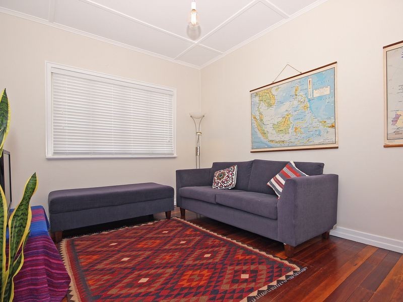 16 Jackes Street, Eastern Heights QLD 4305