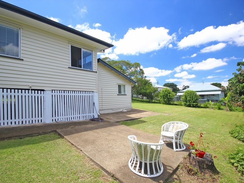 16 Jackes Street, Eastern Heights QLD 4305