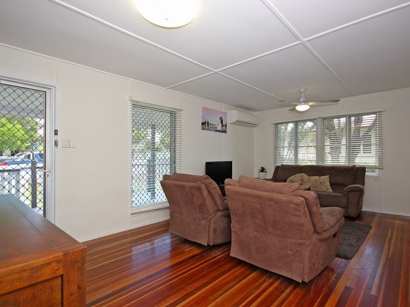 28 Maenporth Street, Leichhardt QLD 4305