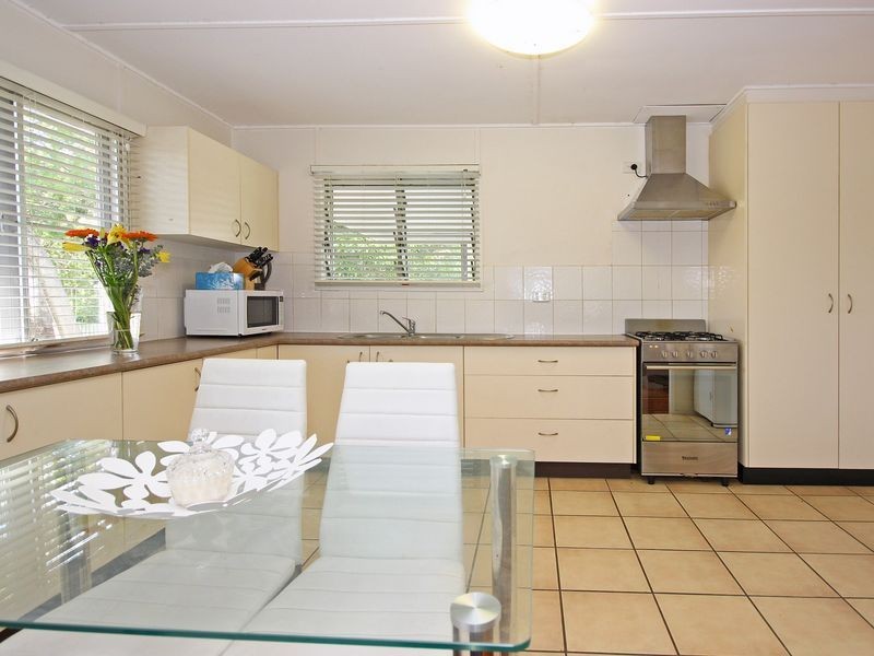 28 Maenporth Street, Leichhardt QLD 4305