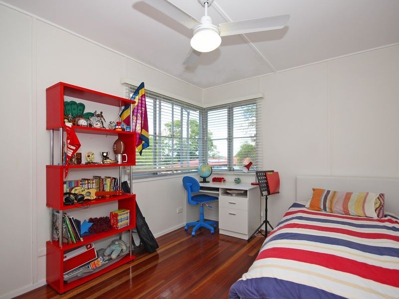 28 Maenporth Street, Leichhardt QLD 4305
