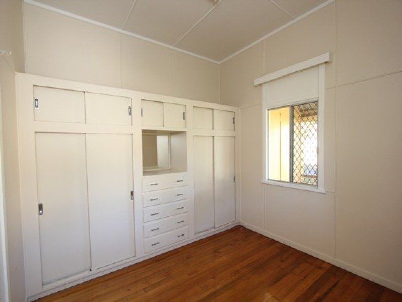 42 Railway Street, Booval QLD 4304
