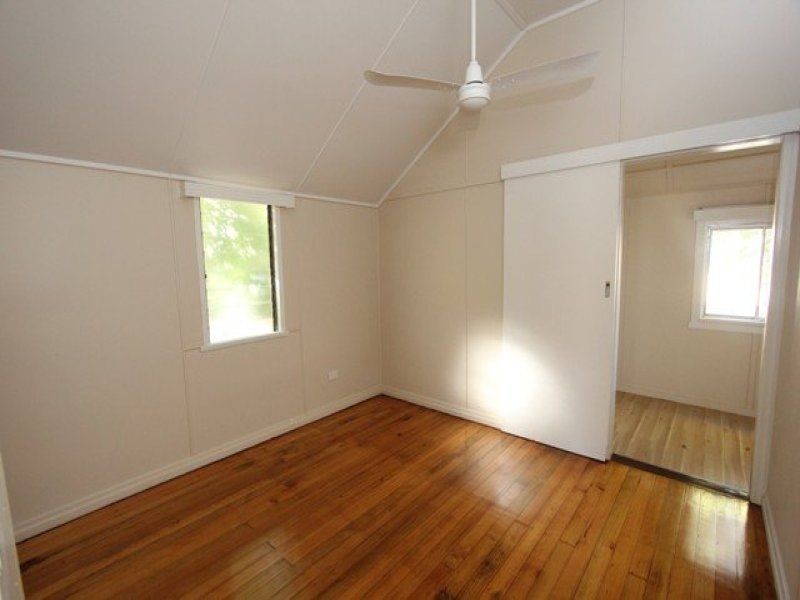 42 Railway Street, Booval QLD 4304