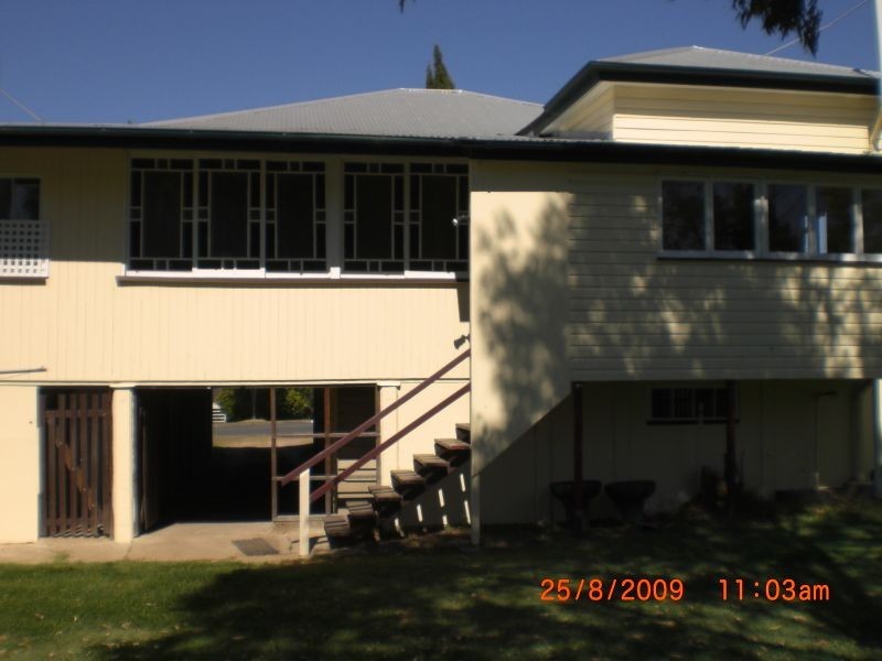 2/136 Jacaranda Street, North Booval QLD 4304